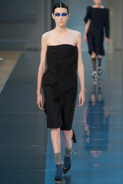 Look 3